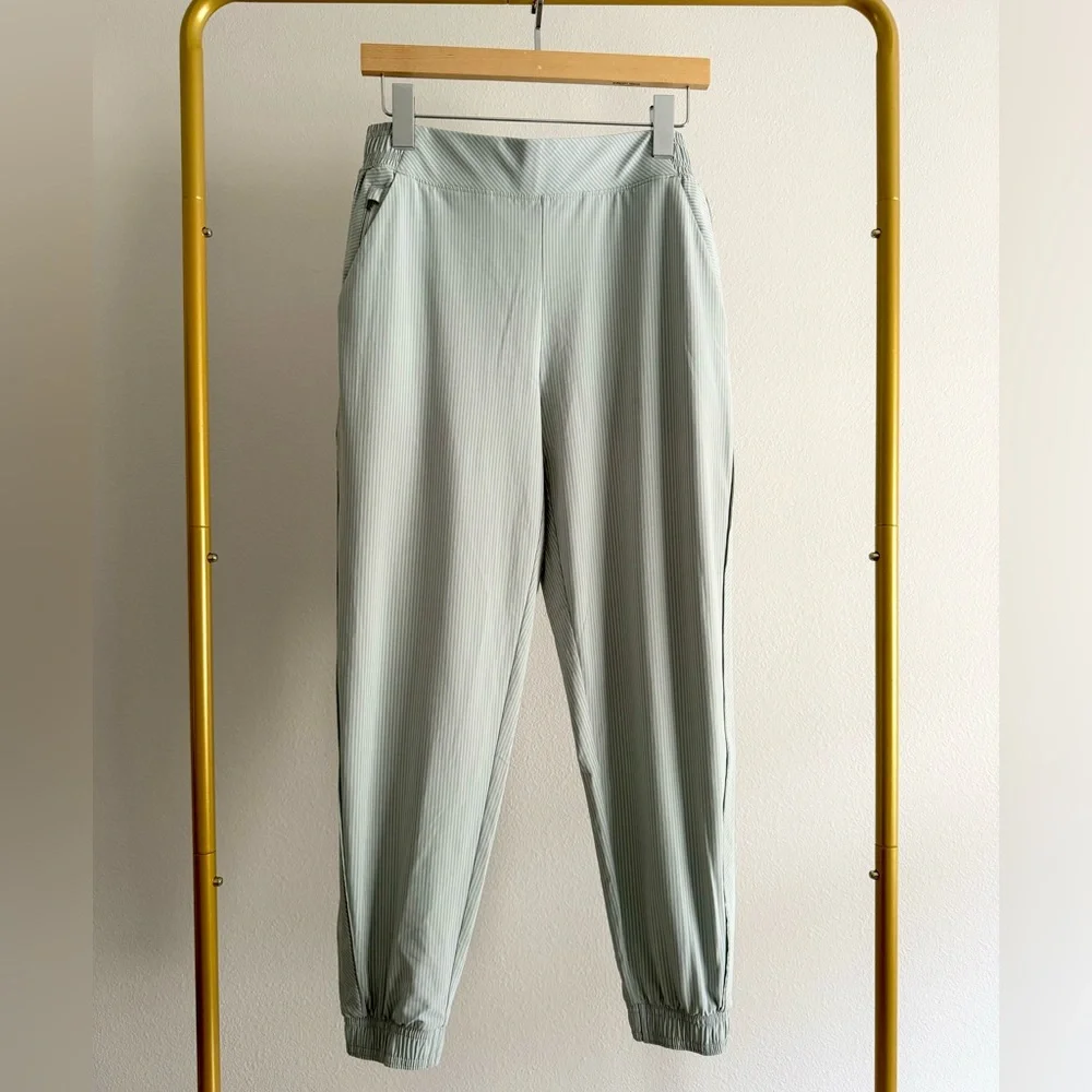Athleta Brooklyn‎ Textured Jogger Pants City Stripe Coast Pale Sage Green Sz 8